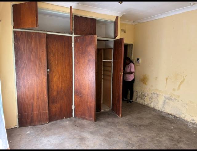 10 BEDROOM FREEHOLD FOR SALE IN EDENDALE